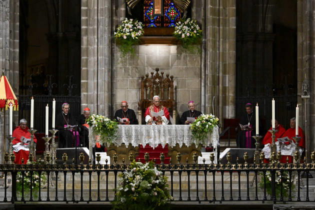 Pope Leo XIV Prayer At The Barcelona Cathedral - Spain Pope Leo XIV presides over midday prayer at the Barcelona Cathedral (Cathedral of the Holy Cross and Saint Eulalia) in Barcelona on June 9, 2026 on the fourth day of his pastoral visit to Spain. Photo by (EV) Simone Risoluti Vatican Media ABACAPRESS.COM Barcelona Spain  Copyright: xABACAx