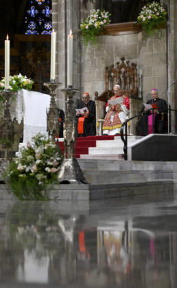 Pope Leo XIV Prayer At The Barcelona Cathedral - Spain Pope Leo XIV presides over midday prayer at the Barcelona Cathedral (Cathedral of the Holy Cross and Saint Eulalia) in Barcelona on June 9, 2026 on the fourth day of his pastoral visit to Spain. Photo by (EV) Simone Risoluti Vatican Media ABACAPRESS.COM Barcelona Spain  Copyright: xABACAx