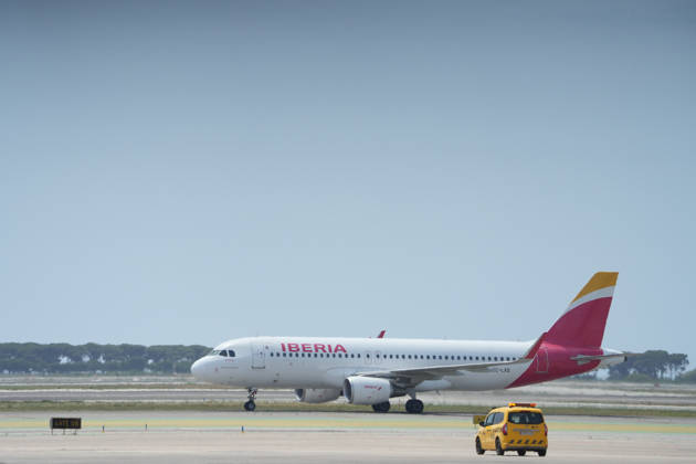 Pope Leo XIV arrives in Barcelona Arrival of Pope Leo XIV at Josep Tarradellas Barcelona El Prat International Airport, June 9, 2026, in Barcelona, Catalonia Spain Pope Leo XIV continues his trip through Spain after three intense days in the capital and arrives in Barcelona where he has a busy schedule between today and tomorrow, June 10, which includes the commemoration of the centenary of the death of Antoni Gaudi and the blessing and inauguration of the Tower of Jesus Christ in the Basilica of the Sagrada Familia 09 JUNE 2026 Barcelona Catalunya Barcelona Catalunya Catalunya Spain  Copyright: xDavidxZorrakinox 7584318