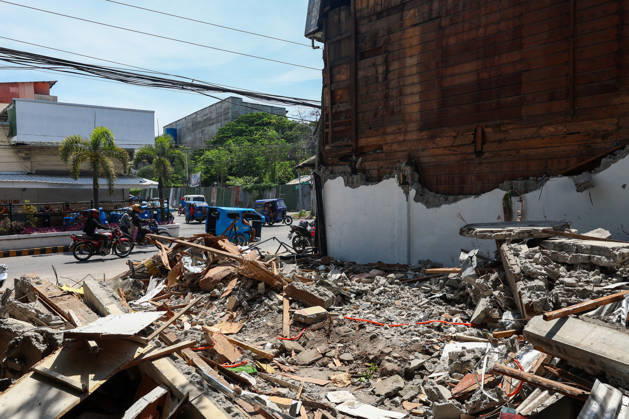 Nearly 88,000 affected by 7.8-magnitude quake, 22,690 remain displaced in Southern Philippines GENERAL SANTOS, PHILIPPINES – JUNE 10: The debris of a collapsed residential building is seen following a deadly earthquake in General Santos, Philippines, on June 10, 2026. Nearly 88,000 people across southern Mindanao have been affected by a magnitude 7.8 earthquake that struck southern Philippines on June 8, while more than 22,000 remain displaced as aftershocks continue, according to government and NGO figures. The quake has killed dozens of people, damaged infrastructure and homes, and caused residential buildings and poorly constructed houses to collapse, making it the strongest earthquake to hit the disaster-prone Southeast Asian country th Copyright: x2026xAnadoluxDanielxCengx
