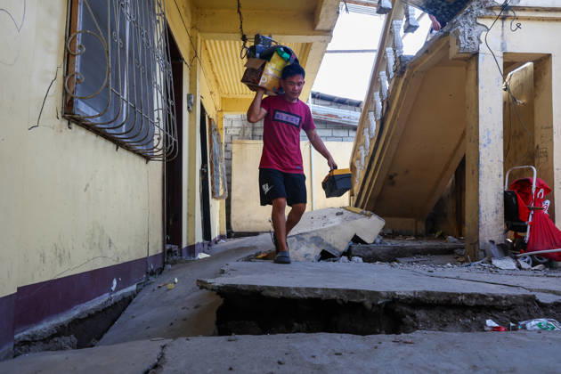 Nearly 88,000 affected by 7.8-magnitude quake, 22,690 remain displaced in Southern Philippines GENERAL SANTOS, PHILIPPINES – JUNE 10: Displaced residents move salvageable furniture from a partially collapsed house following a deadly earthquake in General Santos, Philippines, on June 10, 2026. Nearly 88,000 people across southern Mindanao have been affected by a magnitude 7.8 earthquake that struck southern Philippines on June 8, while more than 22,000 remain displaced as aftershocks continue, according to government and NGO figures. The quake has killed dozens of people, damaged infrastructure and homes, and caused residential buildings and poorly constructed houses to collapse, making it the strongest earthquake to hit the disaster-prone S Copyright: x2026xAnadoluxDanielxCengx