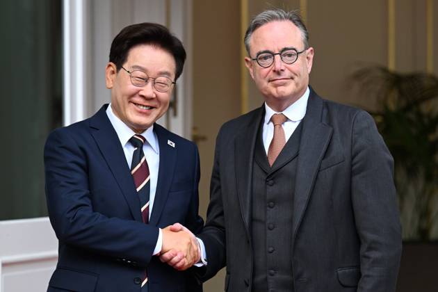 PM Bart De Wever meets South Korean President Lee Jae Myung BRUSSELS, BELGIUM - JUNE 10 : PM Bart De Wever meets South Korean President Lee Jae Myung on June 10, 2026 in Brussels, Belgium, 10 06 2026 Brussels Belgium  Copyright: xDidierxLebrunx