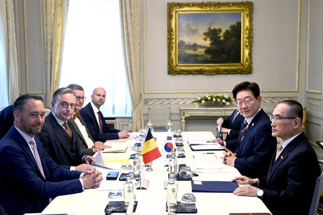 PM Bart De Wever meets South Korean President Lee Jae Myung BRUSSELS, BELGIUM - JUNE 10 : PM Bart De Wever meets South Korean President Lee Jae Myung on June 10, 2026 in Brussels, Belgium, 10 06 2026 Brussels Belgium  Copyright: xDidierxLebrunx