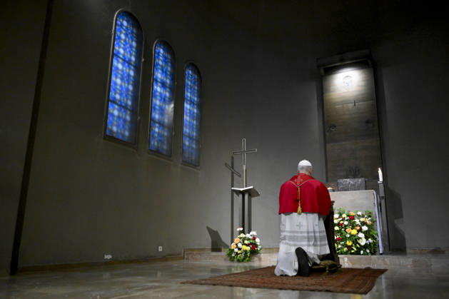 IPA85545401 - Spain, Vatican, 2026 6 10 Pope Leo XIV takes part in the recitation of the Rosary at the Abbey of Our Lady of Montserrat, near Barcelona, Photograph by VATICAN MEDIA Catholic Press Photo  Copyright: xVATICANxMEDIA CPPx xVATICANxMEDIA CPPx 85545401