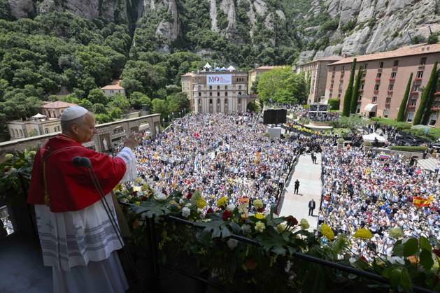 IPA85545421 - Spain, Vatican, 2026 6 10 Pope Leo XIV takes part in the recitation of the Rosary at the Abbey of Our Lady of Montserrat, near Barcelona, Photograph by VATICAN MEDIA Catholic Press Photo  Copyright: xVATICANxMEDIA CPPx xVATICANxMEDIA CPPx 85545421