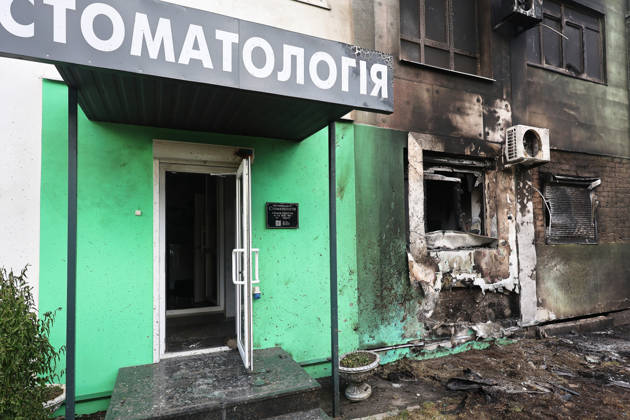 A dental office, situated in an apartment block, is damaged by a Russian drone attack on a district of Kharkiv, Ukraine, June 10, 2026. Russian forces struck the northeastern city with drones, injuring at least eight people. One of the drones hit an apartment block, housing a dental office. (Photo by Viacheslav Madiievskyi Ukrinform) Russians damage dental office in Kharkiv  Copyright: xViacheslavxMadiievskyix