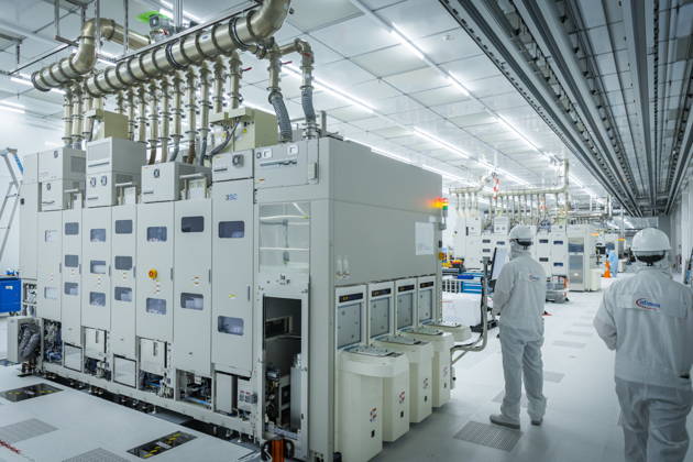 Infineon Technologies AG in Dresden Cleanroom of the new Smart Power Fab of Infineon Technologies AG in Dresden on June 10 On July 2, the Smart Power Fab will be ceremonially opened The new plant is the la