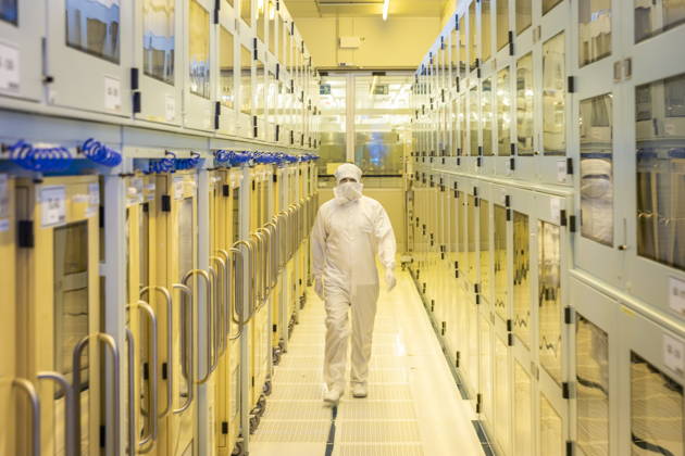 Infineon Technologies AG in Dresden Clean room of the new Smart Power Fab of Infineon Technologies AG in Dresden on June 10 On July 2, the Smart Power Fab is ceremonially opened The new plant is the largest single investment in Infineons history with an investment vo