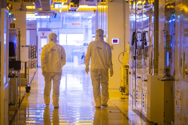 Infineon Technologies AG in Dresden Clean room of the new Smart Power Fab of Infineon Technologies AG in Dresden on June 10 On July 2, the Smart Power Fab is ceremonially opened The new plant is the largest single investment in Infineons history with an investment vo