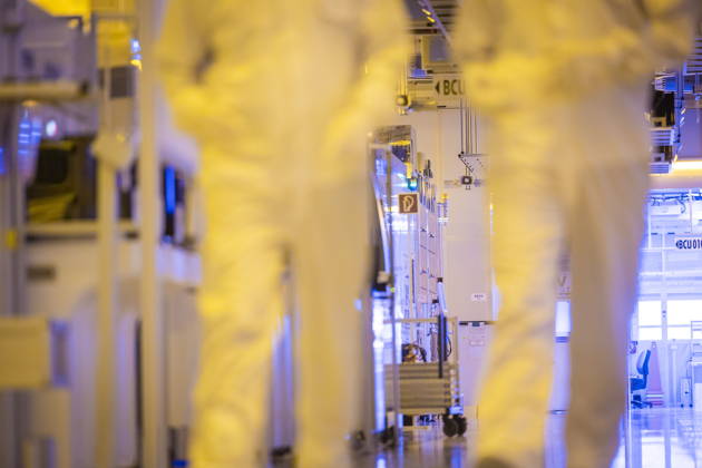 Infineon Technologies AG in Dresden Clean room of the new Smart Power Fab of Infineon Technologies AG in Dresden on June 10 On July 2, the Smart Power Fab is ceremonially opened The new plant is the largest single investment in Infineons history with an investment vo