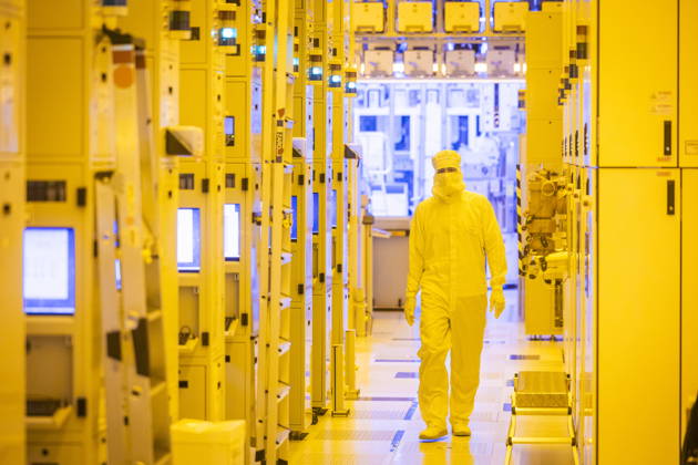 Infineon Technologies AG in Dresden Clean room of the new Smart Power Fab of Infineon Technologies AG in Dresden on June 10 On July 2, the Smart Power Fab is ceremonially opened The new plant is the largest single investment in Infineons history with an investment vo