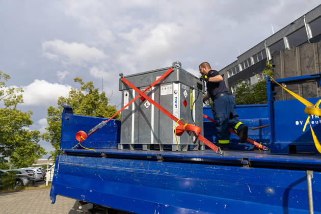 Current topic pictures Current situation in Reutlingen Betzingen after the power failure, 10 06 2026 Current topic pictures Current situation in Reutlingen Betzingen after the power failure, 10 06 2026, 1000 liter tank with Disel Copyright: xEibner-Pressefoto DimitrixDrofitx EP_ddh