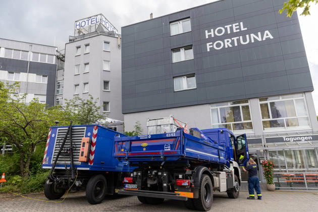 Current topic pictures Current situation in Reutlingen Betzingen after the power outage, 10 06 2026 Current topic pictures Current situation in Reutlingen Betzingen after the power outage, 10 06 2026, THW brings 1000 liters of Disel to refuel the emergency generator Copyright: xEibner-Pressefoto DimitrixDrofitx EP_ddh
