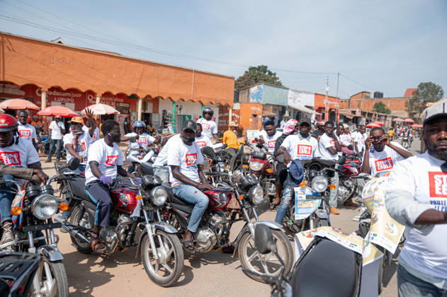 Demokratik Kongo Cumhuriyeti nde, Ebola salginina karsi farkindalik konvoyu BUNIA, DEMOCRATIC REPUBLIC OF THE CONGO - JUNE 10: Motorcycle riders take part in an awareness convoy organized by the World Health Organization (WHO) to educate the public about the Ebola virus in Bunia, Ituri province, Democratic Republic of the Congo, on June 10, 2026. Wearing t-shirts that read Stop Ebola in English and carrying banners with preventive health measures, the Congolese riders paraded through the city streets to raise community awareness amidst a recent outbreak of the Ebola strain. Stringer Anadolu Bunia Democratic Republic of the Congo. Editorial use only. Please get in touch for any other usage.  Copyright: x2026xAnadoluxStringerx