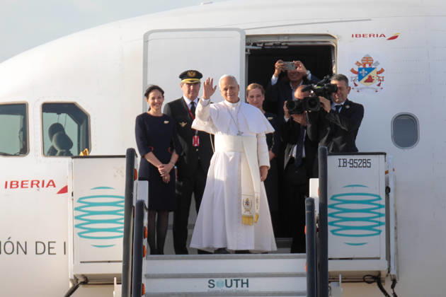 Pope Leo XIV bids farewell to Barcelona and heads to Las Palmas de Gran Canaria Pope Leo XIV during his farewell to Barcelona, at the Josep Tarradellas Barcelona El Prat International Airport, on June 11, 2026, in Barcelona, Catalonia Spain The Pontiff leaves Barcelona after having performed 7 acts between June 9 and 10 and heads to the last stage of his apostolic journey to Spain in the Canary Islands where he will be on June 11 and 12 11 JUNE 2026 Kike Rincó Barcelona, Catalonia Barcelona, Catalonia Spain  Copyright: xKikexRinconx 7587649
