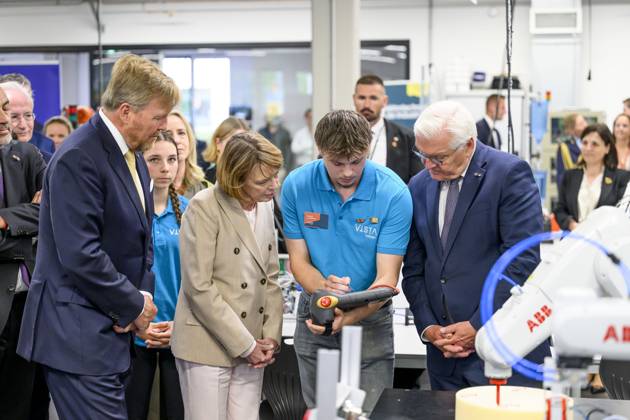Sittard, The Netherlands, 2026-06-11 12:32:55 SITTARD, 11-06-2026, VISTA college At the invitation of His Majesty King Willem Alexander and Queen Maxima, the Federal President of Germany, Frank-Walter Steinmeier, is paying a state visit to the Netherlands. He is accompanied by his wife, Elke Büdenbender. PHOTO: NLBeeld Patrick van Emst In the photo: King Willem Alexander, together with the Federal President and Mrs. Büdenbender, is visiting VISTA college in Sittard, the regional secondary vocational education institution. Together with the Minister of the Interior and Kingdom Relations, Pieter Heerma, they are engaging in discussions with students, teachers, and staff regarding cross-border cooperation between the Netherlands and Germany Copyright: xx x