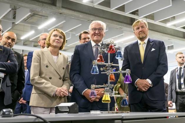 Sittard, The Netherlands, 2026-06-11 12:40:00 SITTARD, 11-06-2026, VISTA college At the invitation of His Majesty King Willem Alexander and Queen Maxima, the Federal President of Germany, Frank-Walter Steinmeier, is paying a state visit to the Netherlands. He is accompanied by his wife, Elke Büdenbender. PHOTO: NLBeeld Patrick van Emst In the photo: King Willem Alexander, together with the Federal President and Mrs. Büdenbender, is visiting VISTA college in Sittard, the regional secondary vocational education institution. Together with the Minister of the Interior and Kingdom Relations, Pieter Heerma, they are engaging in discussions with students, teachers, and staff regarding cross-border cooperation between the Netherlands and Germany Copyright: xx x