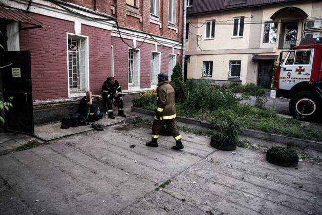 Shahed on a building in the center of Kharkiv KHARKIV, UKRAINE, June 9, 2026 Emergency services respond to a building fire in the city center following a drone strike. Firefighters work to contain the blaze while rescue operations and damage assessment continue in the area. Photo: Vincenzo Circosta JNA press (Photo by JNA Press JNA Press via Nexpher Images) Kharkiv kharkiv Oblast