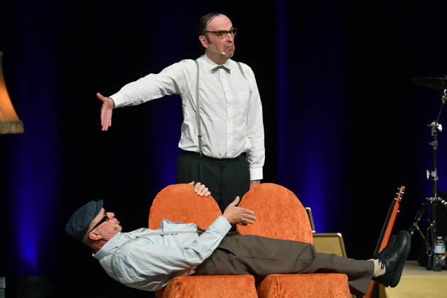 Herbert Knebels Affentheater Voll Karacho on 11 06 2026 in the Mathias Jakobs Stadthalle in Gladbeck Herbert Knebel Uwe Lyko , front and Ernst Pichl Martin Breuer , back are on stage on 11 06 2026 in the Mathias Jakobs Stadthalle in Gladbeck xRx