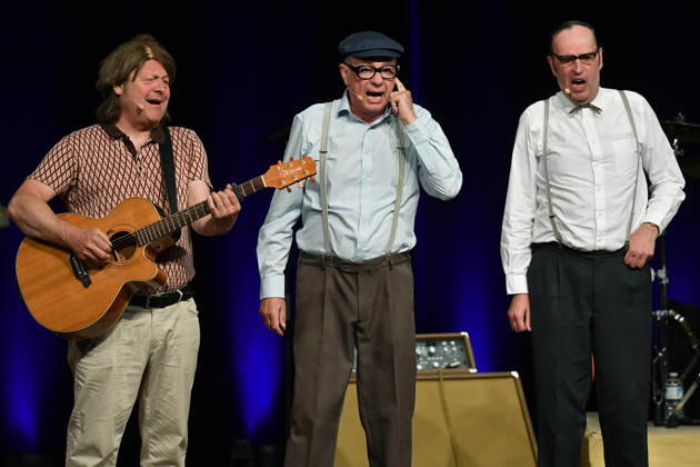 Herbert Knebels Affentheater Voll Karacho on 11 06 2026 in the Mathias Jakobs Stadthalle in Gladbeck Ozzy Ostermann Georg Göbel Jakobi , left Herbert Knebel Uwe Lyko , center and Ernst Pichl Martin Breuer , right are on stage on 11 06 2026 in the Mathias Jakobs Stadthalle in Gladbeck xRx