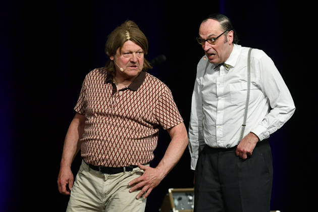 Herbert Knebels Affentheater Voll Karacho on 11 06 2026 in the Mathias Jakobs Stadthalle in Gladbeck Ozzy Ostermann Georg Göbel Jakobi , left Ernst Pichl Martin Breuer , right are on stage on 11 06 2026 in the Mathias Jakobs Stadthalle in Gladbeck xRx