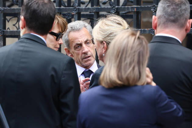 Bernadette Chirac Funeral - Paris Carla Bruni, Nicolas Sarkozy and Claude Chirac during funeral ceremony of Bernadette Chirac, widow of former French president Jacques Chirac at Sainte-Clotilde basilica in Paris, France on June 12, 2026. Bernadette Chirac died on June 5, 2026, aged 93. Photo by Alain Guizard ABACAPRESS.COM Paris France  Copyright: xABACAx