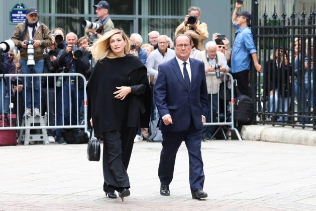 Bernadette Chirac Funeral - Paris Julie Gayet and Francois Hollande during funeral ceremony of Bernadette Chirac, widow of former French president Jacques Chirac at Sainte-Clotilde basilica in Paris, France on June 12, 2026. Bernadette Chirac died on June 5, 2026, aged 93. Photo by Alain Guizard ABACAPRESS.COM Paris France  Copyright: xABACAx