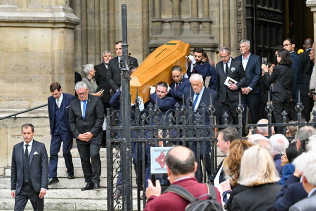 Sortie du cercueil aux obèques de B Chirac en la basilique Sainte Clotilde à Paris 7ème le 12 juin 2026 The former first lady of France died on June 5, 2026 at the age of 93 Jacovides Liewig Bestimage The funeral of B Chirac in the Sainte Clotilde Basilica in Paris 7th arrondissement on June 12, 2026 The former first lady of France died on June 5, 2026 at the age of 93 Paris France  Copyright: xJacovidesx xLiewigx xBestimagexJacovidesx xLiewigx xBestimagex