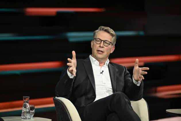 Markus Blume politician 06 26 her Markus Blume on June 10, 2026 in Markus Lanz , ZDF TV television talk show talk show Germany german german man politics CSU german politician cross half sitting talking gesticulating