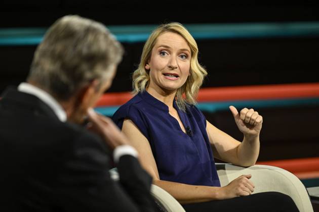 Markus Lanz with Ines Schwerdtner 06 26 her Markus Lanz and Ines Schwerdtner on June 10, 2026 in Markus Lanz , ZDF TV Television Talk Show Talk Show Germany German man German woman politician politics The Left Left P