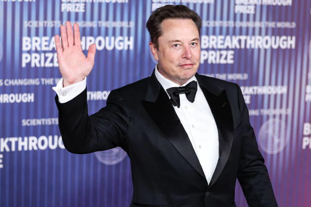 (FILE) Elon Musk Becomes World s First Trillionaire After SpaceX Goes Public (FILE) Elon Musk Becomes World s First Trillionaire After SpaceX Goes Public. MIRACLE MILE, LOS ANGELES, CALIFORNIA, USA - APRIL 13: Chief Executive Officer (CEO) and product architect of Tesla, Inc., Founder, CEO and chief engineer of SpaceX, Owner, Chief Technology Officer (CTO) and executive chairman of X Corp. (formerly Twitter) Elon Reeve Musk arrives at the 10th Annual Breakthrough Prize Ceremony held at the Academy Museum of Motion Pictures on April 13, 2024 in Miracle Mile, Los Angeles, California, United States. (Photo by Xavier Collin Image Press Agency)