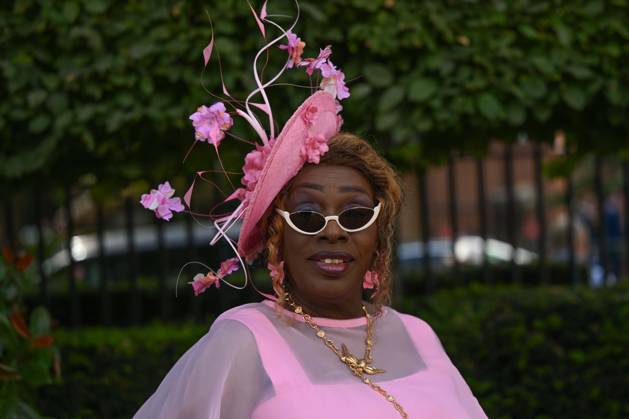 Royal Ascot 2026 BERKSHIRE, UNITED KINGDOM - JUNE 18: Visitors wearing elaborate hats and elegant outfits attend the third day of the traditional Royal Ascot horse racing event, held in the United Kingdom since 1711, at Ascot Racecourse in Berkshire, United Kingdom on June 18, 2026. Rasid Necati Aslim Anadolu Berkshire United Kingdom. Editorial use only. Please get in touch for any other usage.  Copyright: x2026xAnadoluxRasidxNecatixAslimx
