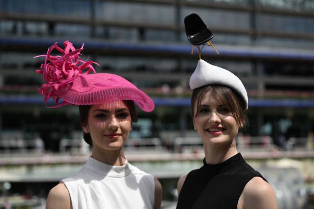 Royal Ascot 2026 BERKSHIRE, UNITED KINGDOM - JUNE 18: Visitors wearing elaborate hats and elegant outfits attend the third day of the traditional Royal Ascot horse racing event, held in the United Kingdom since 1711, at Ascot Racecourse in Berkshire, United Kingdom on June 18, 2026. Rasid Necati Aslim Anadolu Berkshire United Kingdom. Editorial use only. Please get in touch for any other usage.  Copyright: x2026xAnadoluxRasidxNecatixAslimx
