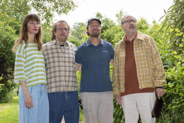 Katharina Marie Schubert, Bjarne Mädel, Lars Jessen, and Olli Dittrich at a photo shoot on the set of the NDR film Prange 2 at the Stresemannallee Allotment Garden Association in Hamburg, June 18, 2026,detected_source_language Foto:xC.xTamckex xFuturexImagex prange_6610