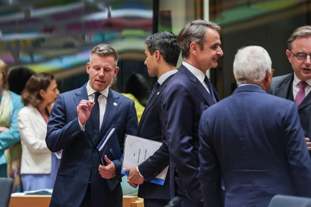 June 18, 2026, Brussels, Belgium, European Union: PETER MAGYAR (L), Prime Minister of Hungary, speaks with ROB JETTEN (R), Prime Minister of the Netherlands, inside the European Council during the European Council Summit in Brussels. Magyarâ€⠢s first European Council summit as Hungaryâ€⠢s prime minister comes after his Tisza government replaced VIKTOR ORBANâ€⠢s long-ruling Fidesz government, opening a new phase in Hungaryâ€⠢s relations with the European Union and negotiations over Ukraine, frozen EU funds, defence and the blocâ€⠢s long-term budget. Brussels European Union - ZUMAo116 20260618_znp_o116_030 Copyright: xBiancaxOterox
