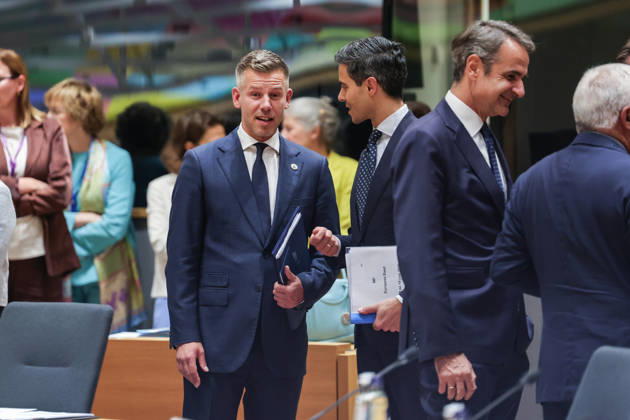 June 18, 2026, Brussels, Belgium, European Union: PETER MAGYAR (L), Prime Minister of Hungary, speaks with ROB JETTEN (R), Prime Minister of the Netherlands, inside the European Council during the European Council Summit in Brussels. Magyarâ€⠢s first European Council summit as Hungaryâ€⠢s prime minister comes after his Tisza government replaced VIKTOR ORBANâ€⠢s long-ruling Fidesz government, opening a new phase in Hungaryâ€⠢s relations with the European Union and negotiations over Ukraine, frozen EU funds, defence and the blocâ€⠢s long-term budget. Brussels European Union - ZUMAo116 20260618_znp_o116_034 Copyright: xBiancaxOterox