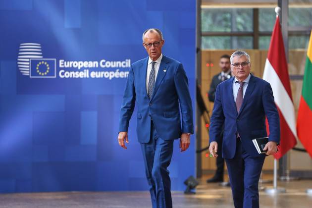 Brussels, Belgium, June 18, 2026; European Union Building; EU Summit; Chancellor Friedrich Merz (CDU) and Government Spokesperson Stefan Kornelius,detected_source_language Copyright: xdtsxNachrichtenagenturx dts_123952