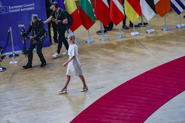 June 18, 2026, Brussels, Belgium, European Union: KAJA KALLAS, EU High Representative for Foreign Affairs and Security Policy, greets the press ahead of a roundtable meeting during the first night of the European Council Summit in Brussels. Seen from above, Kallas arrives as EU leaders discuss Ukraine, the Middle East, European defence and security, migration, competitiveness and the blocâ€⠢s next long-term budget. Brussels European Union - ZUMAo116 20260618_znp_o116_087 Copyright: xBiancaxOterox