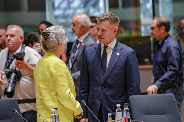 June 18, 2026, Brussels, Belgium, European Union: PETER MAGYAR, Prime Minister of Hungary, speaks with THERESE BLANCHET, Secretary-General of the Council of the European Union and European Council, inside the European Council during the European Council Summit in Brussels. Magyar attends his first European Council summit as HungaryÃ¢â‚¬â ¢s prime minister. Brussels European Union - ZUMAo116 20260618_znp_o116_093 Copyright: xBiancaxOterox