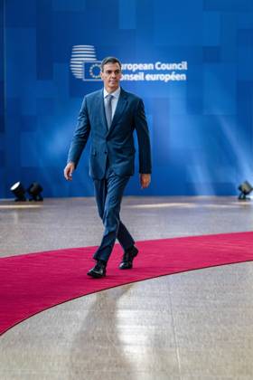 BRUSSELS - Spanish Prime Minister Pedro Sanchez Perez-Castejon arrives for the first day of the European Council. The leaders of the EU countries are meeting to discuss, among other things, Ukraine and the Middle East. JONAS ROOSENS ANP netherlands out - belgium out  Copyright: xx x561368411x originalFilename: 561368411.jpg