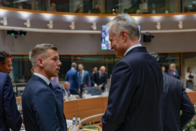 June 18, 2026, Brussels, Belgium, European Union: PETER MAGYAR, Prime Minister of Hungary, speaks with GITANAS NAUSEDA, President of the Republic of Lithuania, inside the European Council during the European Council Summit in Brussels. Magyar attends his first European Council summit as HungaryÃ¢â‚¬â ¢s prime minister. Brussels European Union  - ZUMAo116 20260618_znp_o116_116 Copyright: xBiancaxOterox