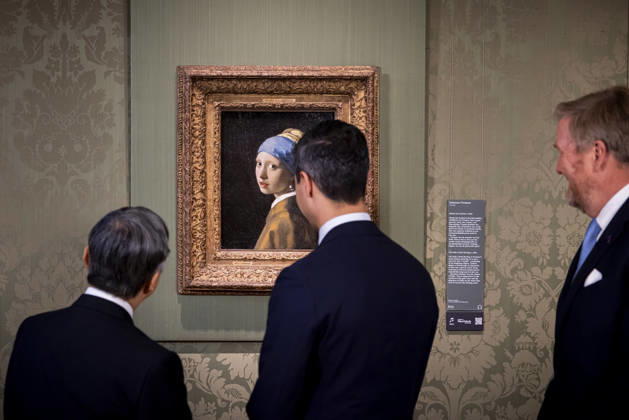 18-06-2026 Statevisit King Willem-Alexander and Emperor Naruhito of Japan and Prime Minister Rob Jetten posing in front of the painting a Girl with a Pearl Earring by Johannes Vermeer (Meisje met de Parel van Johannes Vermeer) at the Mauritshuis in The Hague on the 2nd day of the 3 day statevisit to the Netherlands. Â  Copyright: xPPEx