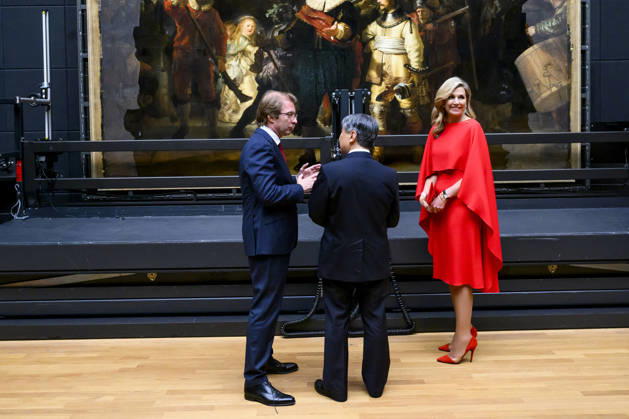 18-06-2026 Amsterdam Queen Maxima and Emperor Naruhito of Japan and Taco Dibbits watching the Nachtwacht (The Night Watch by Rembrandt van Rijn) while visiting the Rijksmuseum in Amsterdam on the 2nd day of the 3 day statevisit to the Netherlands. Â  Copyright: xPPEx