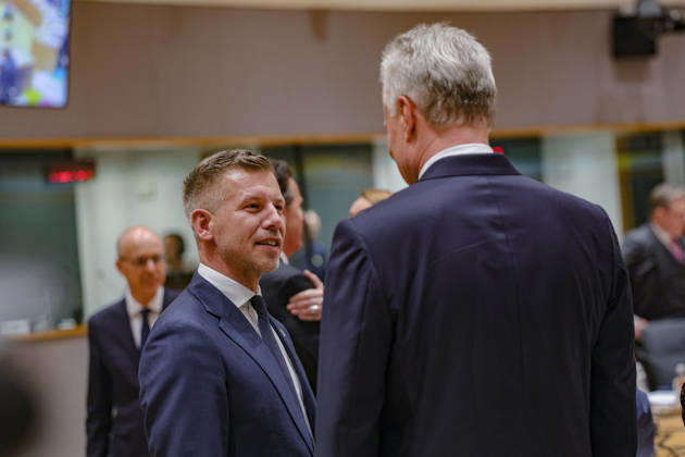 June 18, 2026, Brussels, Belgium, European Union: PETER MAGYAR, Prime Minister of Hungary, speaks with GITANAS NAUSEDA, President of the Republic of Lithuania, inside the European Council during the European Council Summit in Brussels. Magyar attends his first European Council summit as HungaryÃ¢â‚¬â ¢s prime minister. Brussels European Union - ZUMAo116 20260618_znp_o116_098 Copyright: xBiancaxOterox