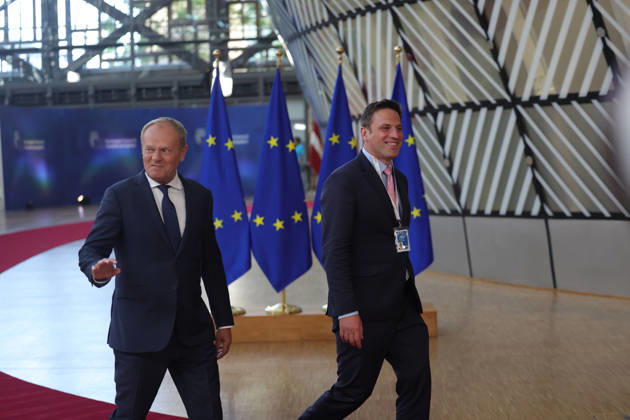 June 18, 2026, Brussels, Belgium, European Union: DONALD TUSK, Prime Minister of Poland, arrives to speak to the press ahead of a roundtable meeting during the European Council Summit in Brussels. Poland is expected to focus on European defence readiness, security along the EUÃ¢â‚¬â ¢s eastern flank, competitiveness, Ukraine and the EUÃ¢â‚¬â ¢s next long-term budget. Brussels European Union - ZUMAo116 20260618_znp_o116_140 Copyright: xBiancaxOterox