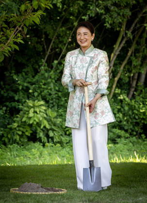 19-06-2026 Amsterdam Empress Masako planting a cherry tree in the Blossom Park in the Amsterdam Forest on the 3rd and last day of the 3 day statevisit to the Netherlands. Â Copyright: xPPEx