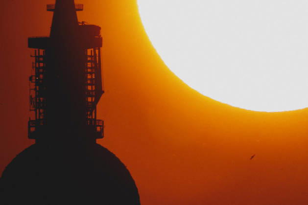 The setting sun is visible behind the TV tower in Berlin, June 19, 2026. A heat wave is currently affecting all of Germany. Berlin, Germany,detected_source_language Copyright: xFlorianxGaertnerx