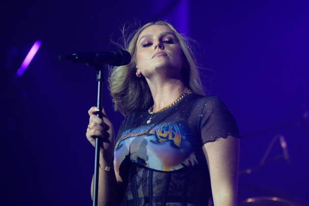 Perrie performs at the Isle of Wight festival in Newport, UK - 19 Jun 2026 English singer songwriter Perrie Louise Edwards known professionally as Perrie performing live on stage at the Isle of Wight festival. Her music career began when she auditioned for The X Factor UK, and joined the line up for Little Mix. She launched her career as a solo artist in 2024 Newport United Kingdom Copyright: xDawnxFletcher-Parkx xSOPAxImagesx DSCF4682