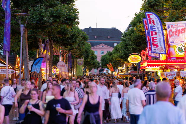 St. Johns Night, Mainz, June 19, 2026 Festivalgoers crowd through Ludwigsstraße in Mainz. Scenes from St. Johns Night in downtown Mainz, Current Events, Rhineland-Palatinate, Mainz St. John’s Night in Mainz on June 19, 2026; downtown Mainz; Rhineland-Palatinate; Germany,detected_source_language Copyright: xStephanxHahnex