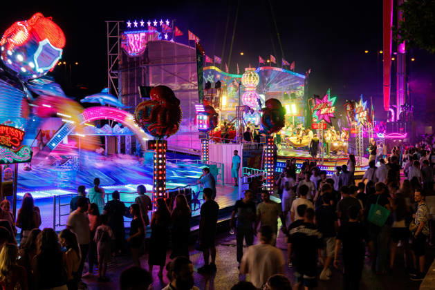 St. Johns Night, Mainz, June 19, 2026 On the banks of the Rhine, brave festivalgoers enjoy the thrilling rides. Scenes from St. Johns Night in downtown Mainz, Current Events, Rhineland-Palatinate, Mainz St. John’s Night in Mainz on June 19, 2026; downtown Mainz; Rhineland-Palatinate; Germany,detected_source_language Copyright: xStephanxHahnex